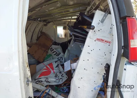 2013 GMC Savana 3500 Work Van z USA, uszkodzony, nr VIN 1GTZ7UBG3D1155209